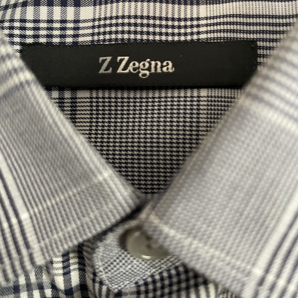 Z Zegna Shirt.   Excellent condition.   Perfect to wear going places!
